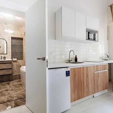 Kaykay Apartment *